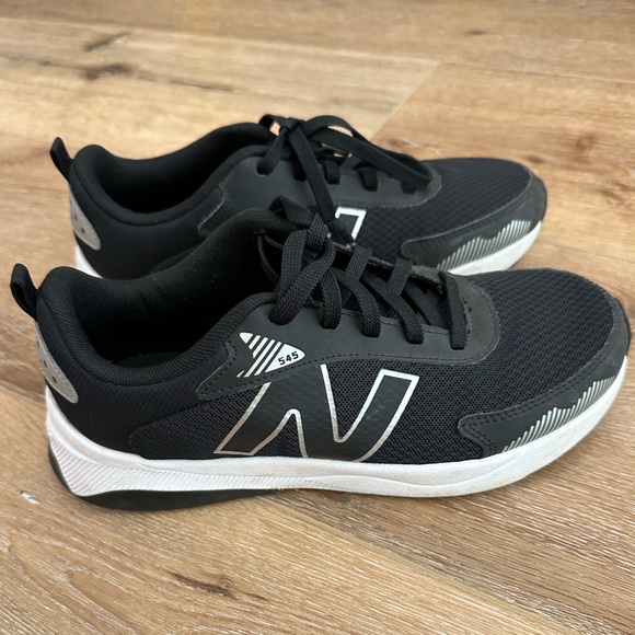 New Balance Kids Dynasoft 545 V1 Lace-up Running Shoe Size 5 Worn Once - Picture 4 of 9
